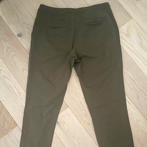 lululemon joggers. size 8. trouser style.